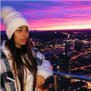 Persone di tutte le età, dai più piccini ai grandi